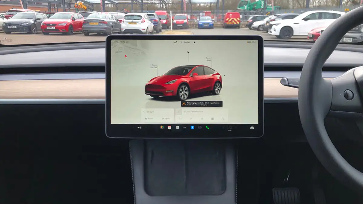2023-tesla-model-y-e-long-range-big-11