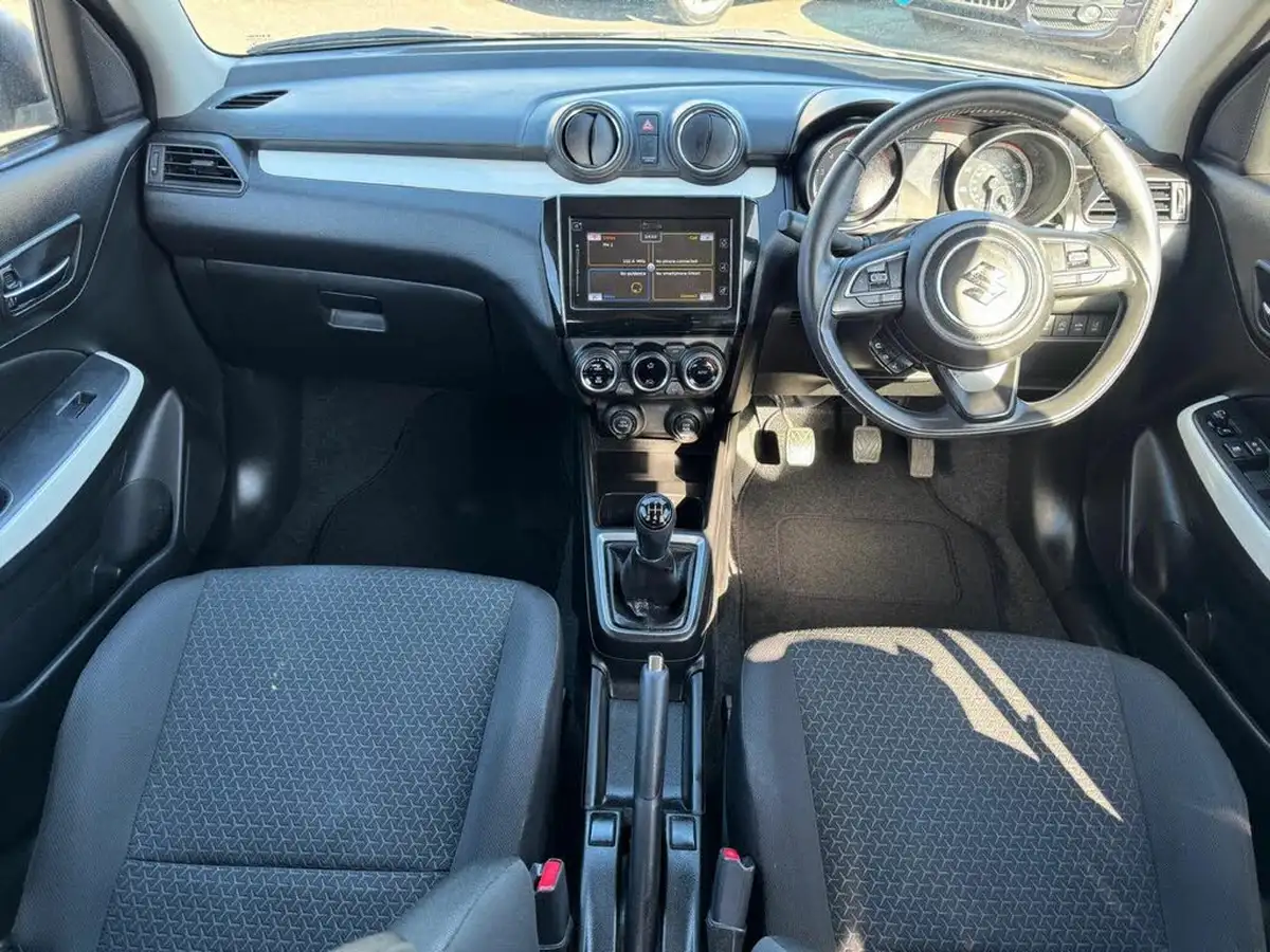 2018-suzuki-swift-10-boosterjet-sz5-111ps-shvs-big-15
