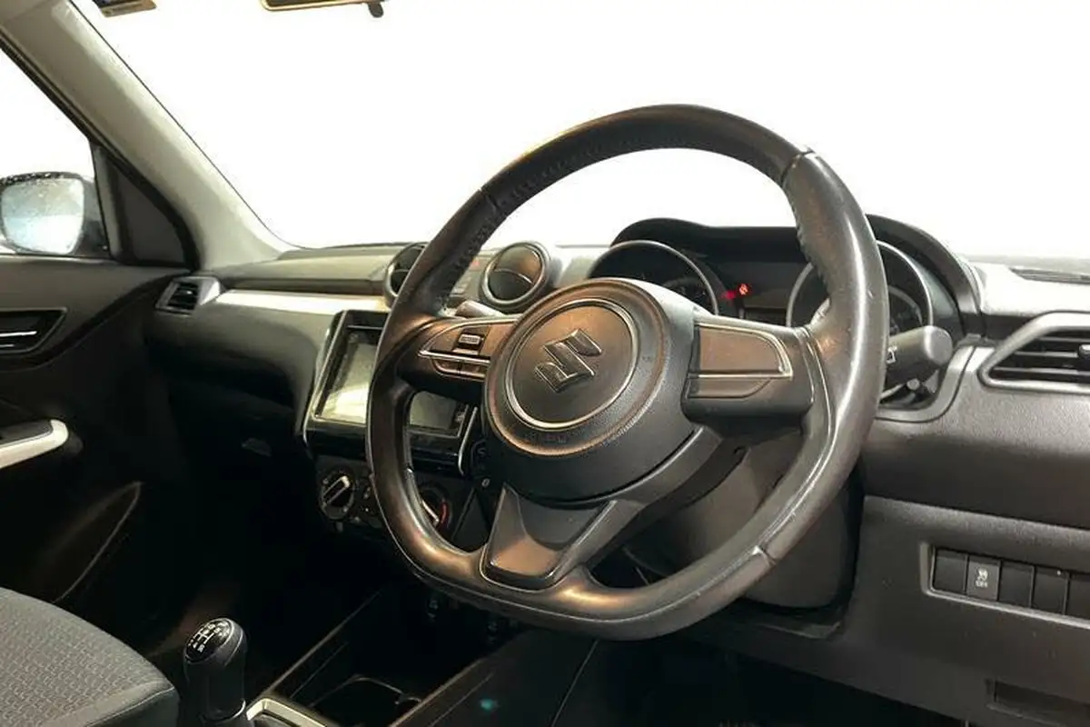 2017-suzuki-swift-10-boosterjet-sz-t-big-8