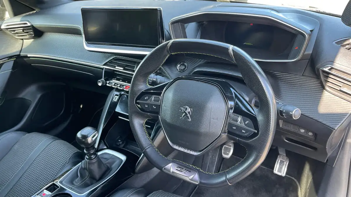 2021-peugeot-208-12-puretech-gt-100bhp-big-8