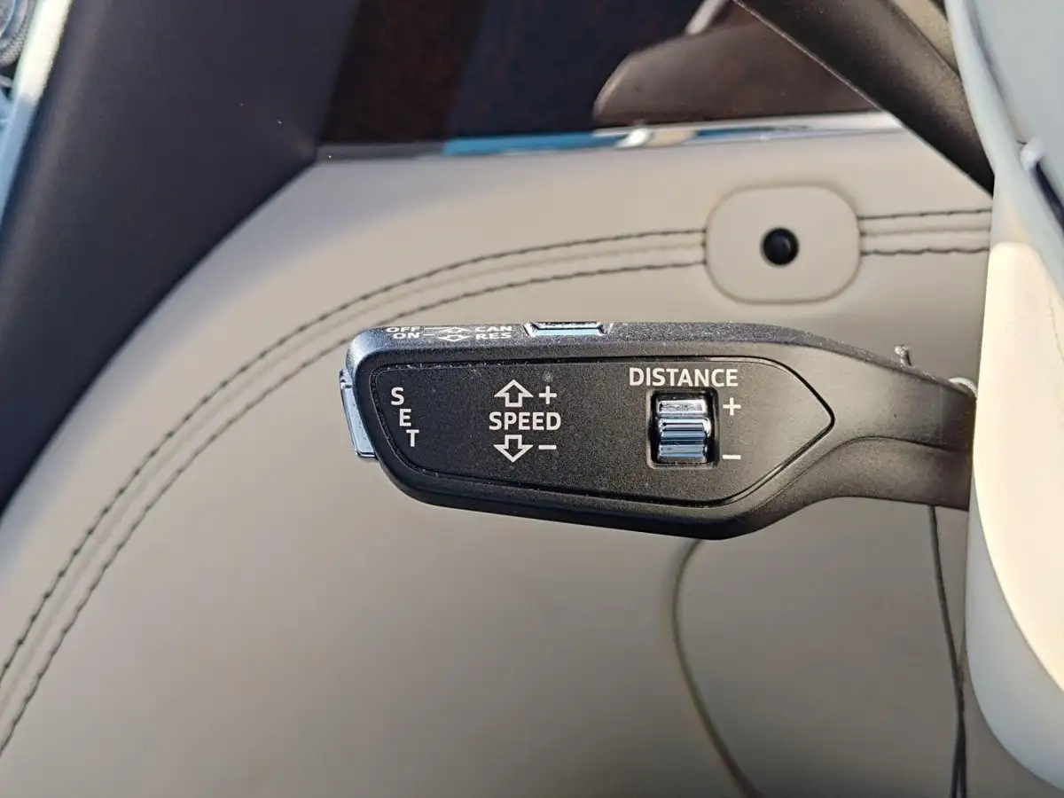 2016-bentley-bentayga-60-w12-big-15
