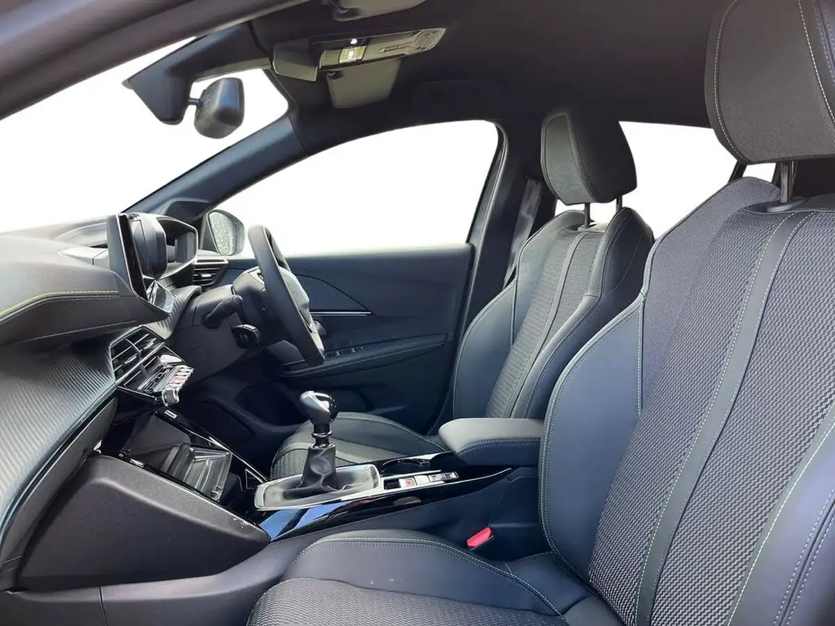 2024-peugeot-208-12-puretech-gt-100ps-big-7
