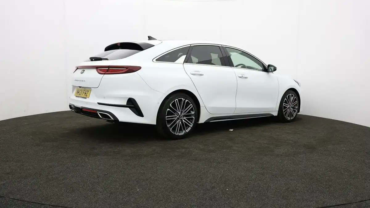 2021-kia-pro-ceed-15-t-gdi-gt-line-s-big-25