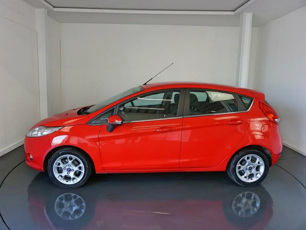 2011-ford-fiesta-125-zetec-5d-big-3