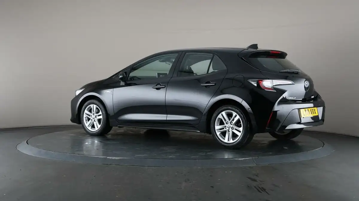 2022-toyota-corolla-18-vvt-i-icon-tech-trk-hatchback-5d-big-73