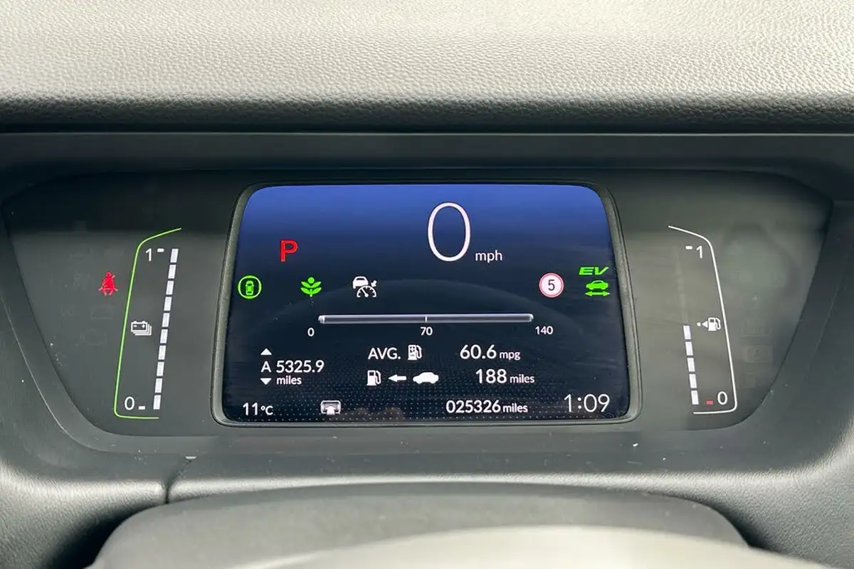 2021-honda-jazz-15-i-mmd-sr-109ps-big-11