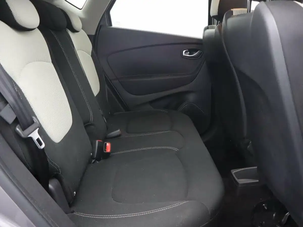 2019-renault-captur-09-tce-iconic-big-29