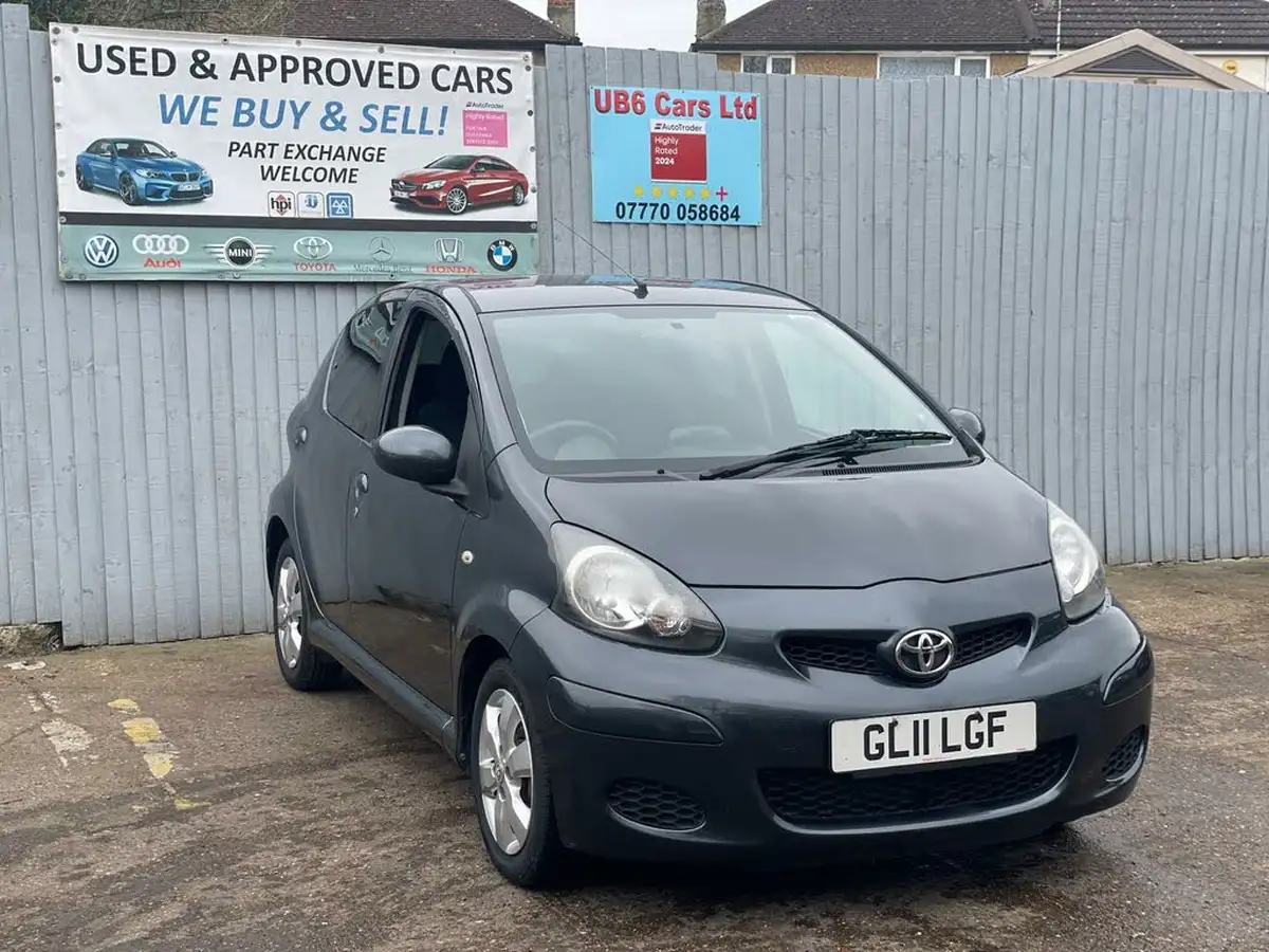 2011-toyota-aygo-10-aygo-go-vvt-i-5d-big-5