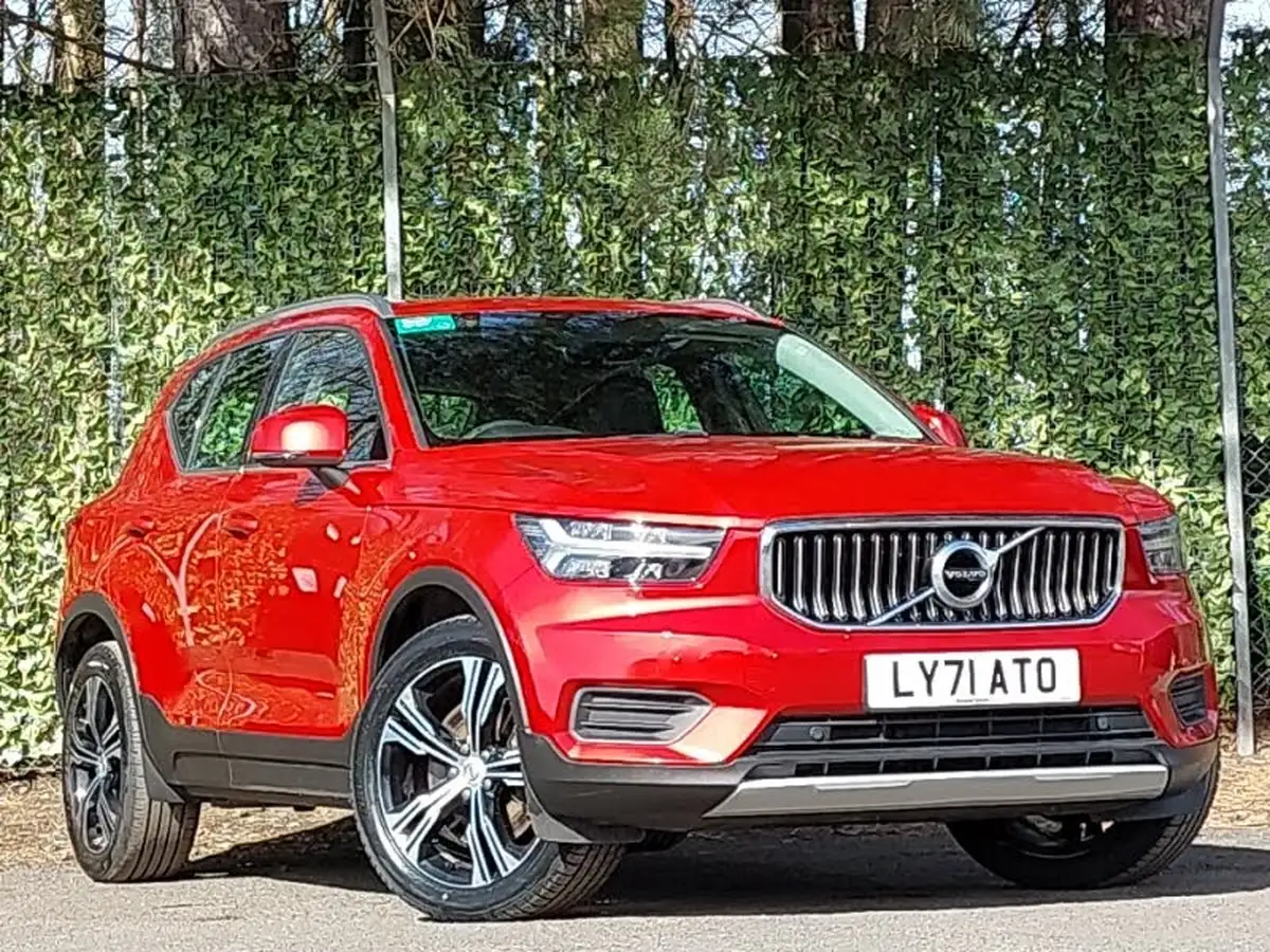 2021-volvo-xc40-15-t5-inscription-262bhp-big-0