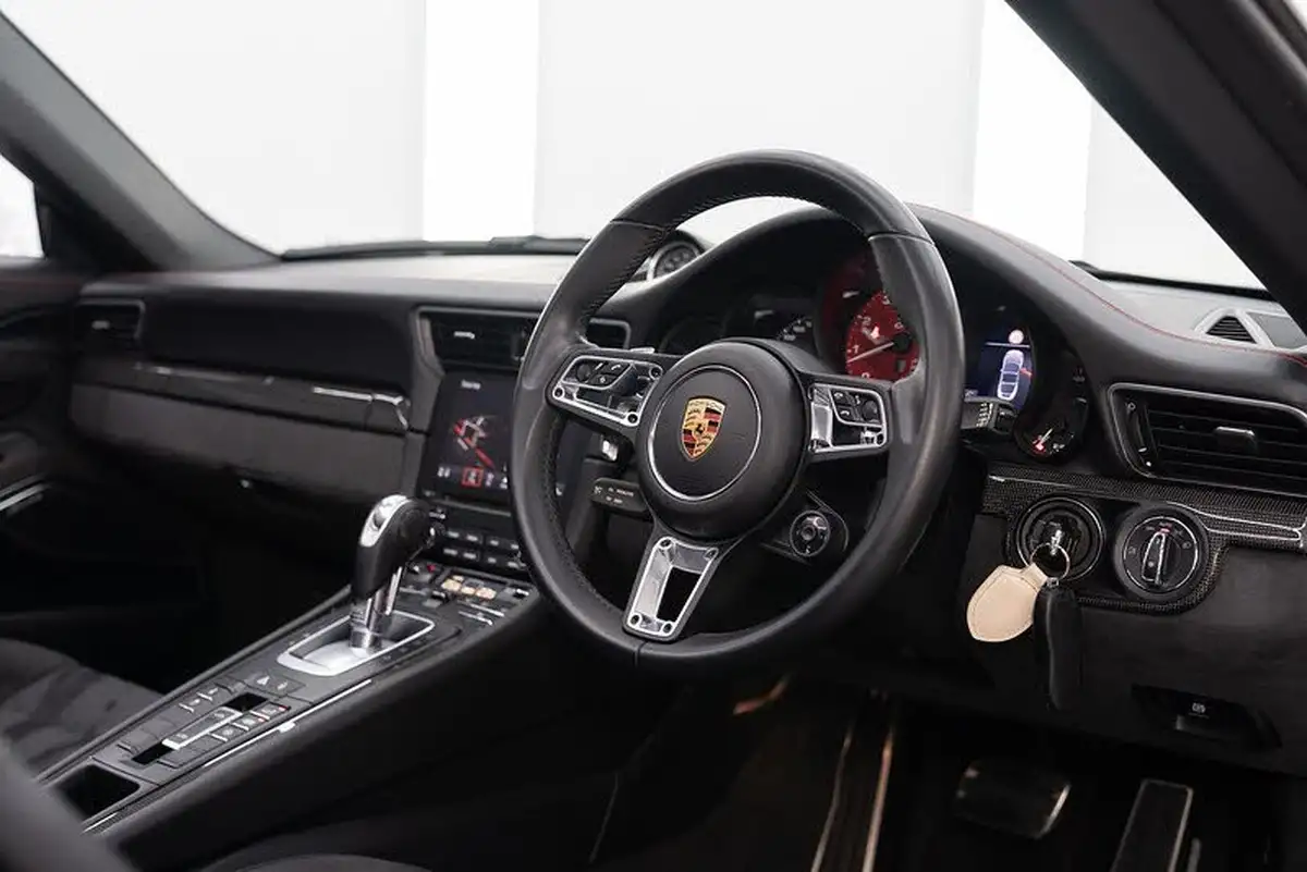 2018-porsche-911-30-targa-4-gts-450ps-pdk-big-3