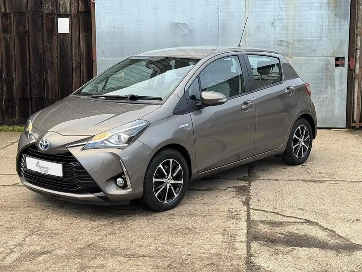 2019-toyota-yaris-15-vvt-i-icon-tech-98bhp-hybrid-1497cc-e-cvt-big-1