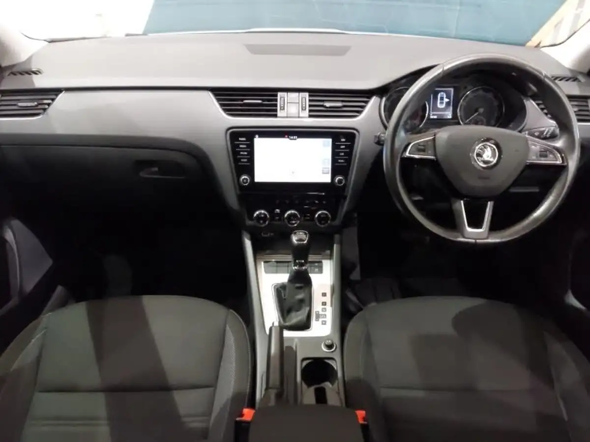 2020-skoda-octavia-15-tsi-se-drive-hatchback-dsg-big-2
