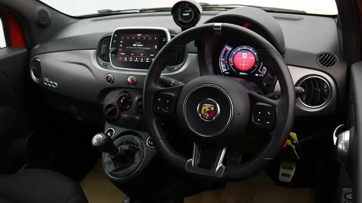2018-abarth-595-14-tjet-trofeo-big-8