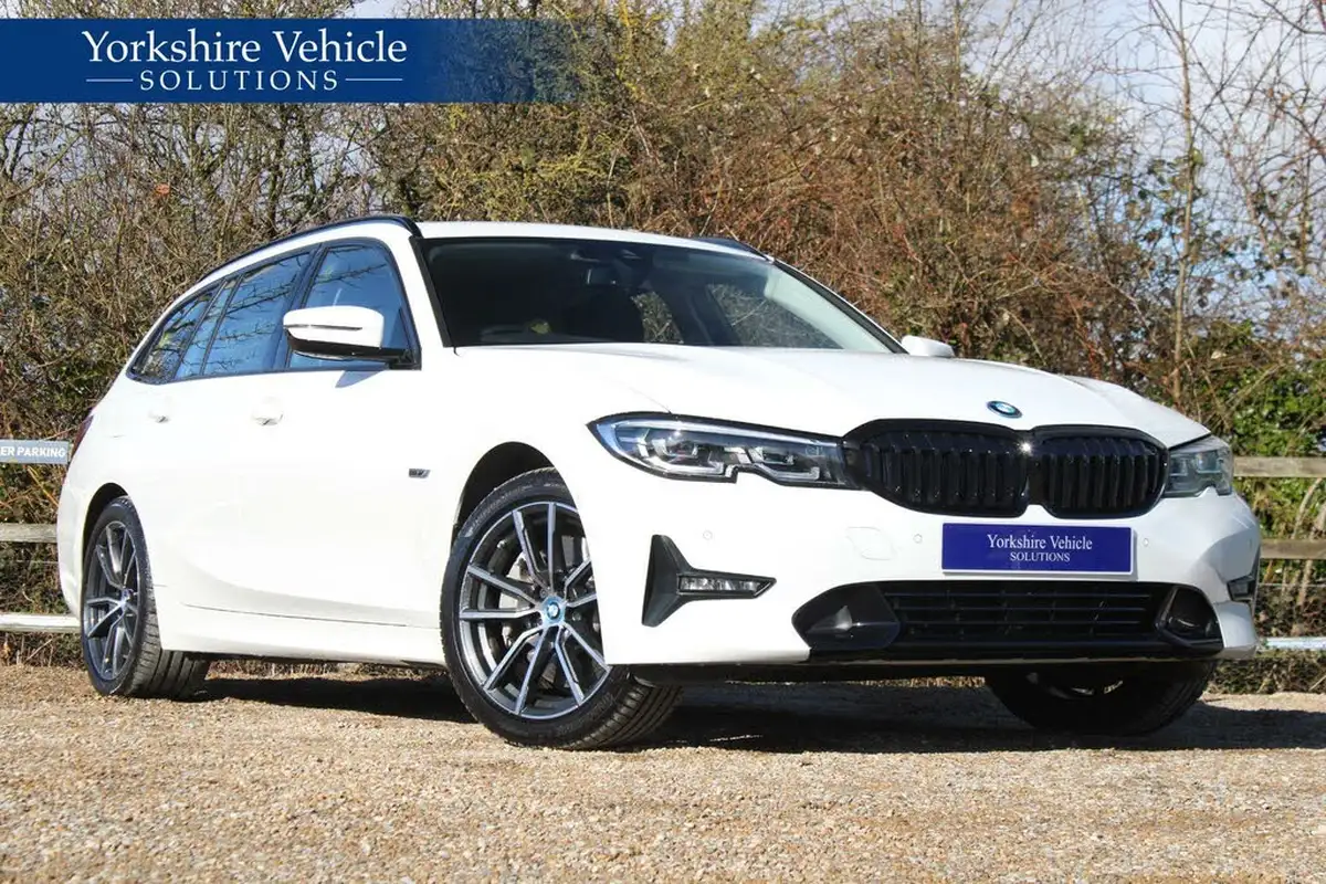 2022-bmw-3-series-20-330e-sport-pro-touring-5d-big-0