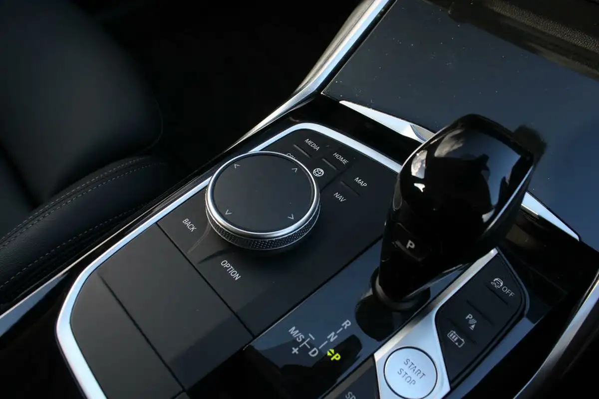2022-bmw-3-series-20-330e-sport-pro-touring-5d-big-24