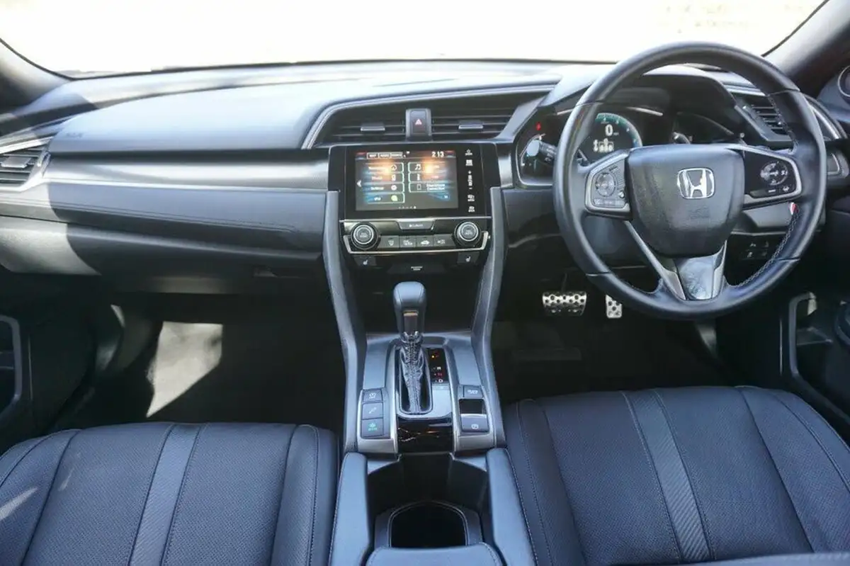 2018-honda-civic-10-vtec-turbo-ex-129ps-ss-hatchback-5d-cvt-big-2