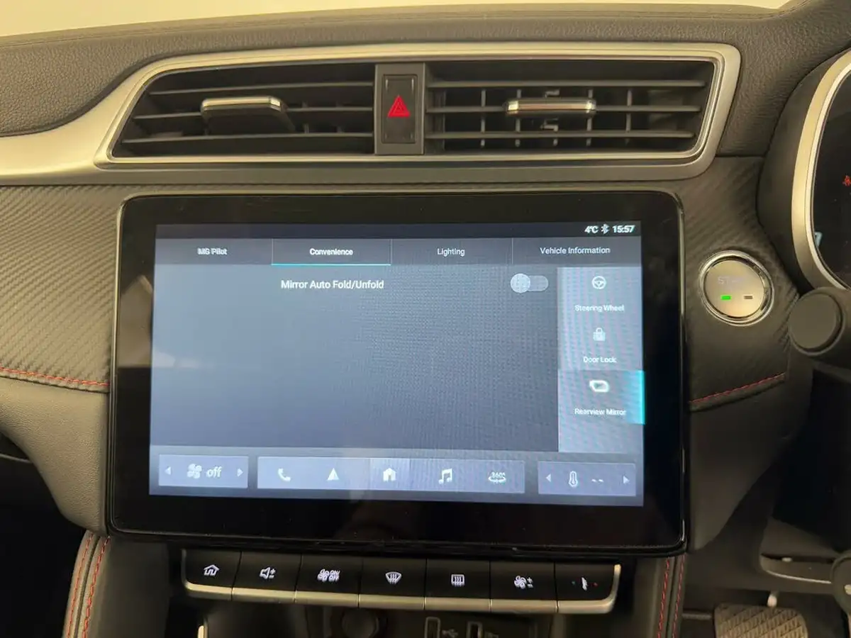 2022-mg-zs-suv-e-trophy-ev-156ps-long-range-big-54