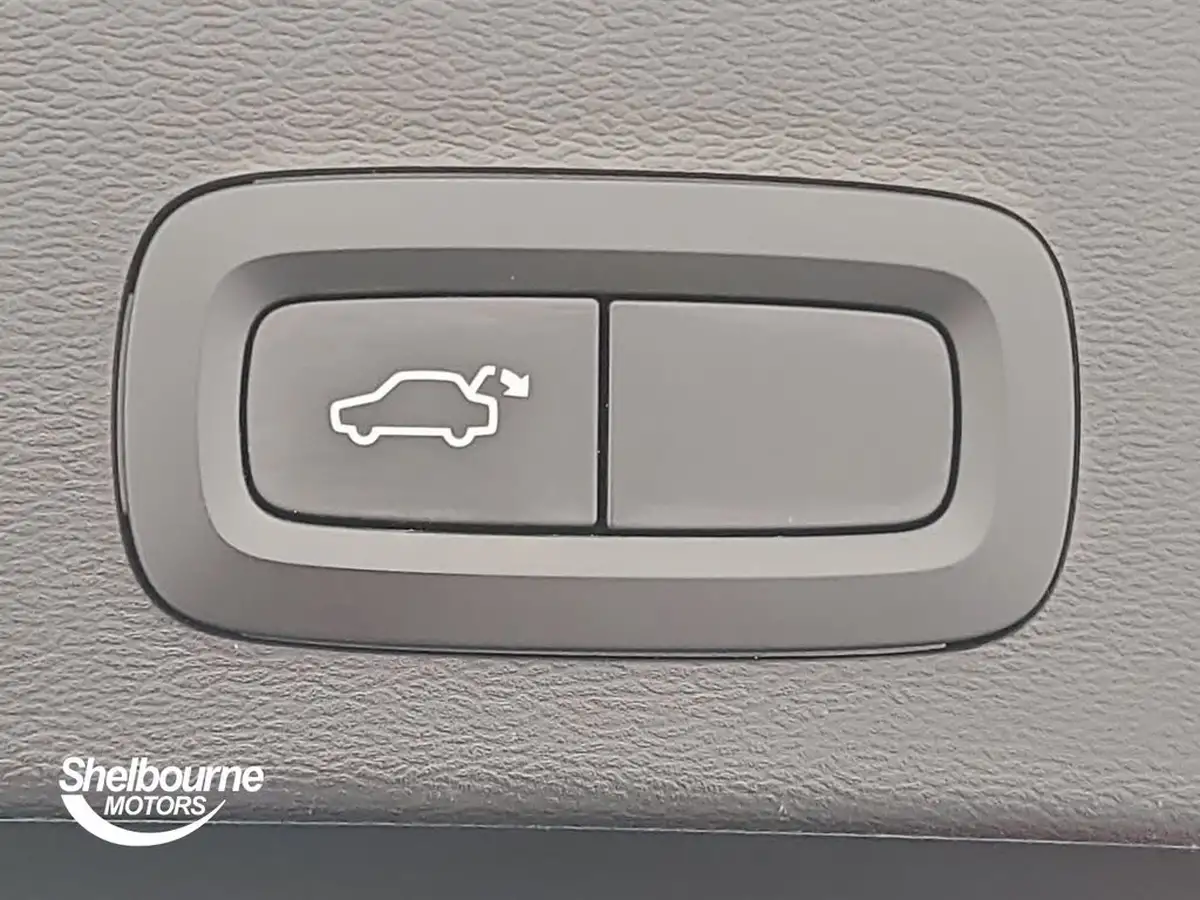 2021-volvo-xc40-15-t3-inscription-pro-161bhp-auto-big-39