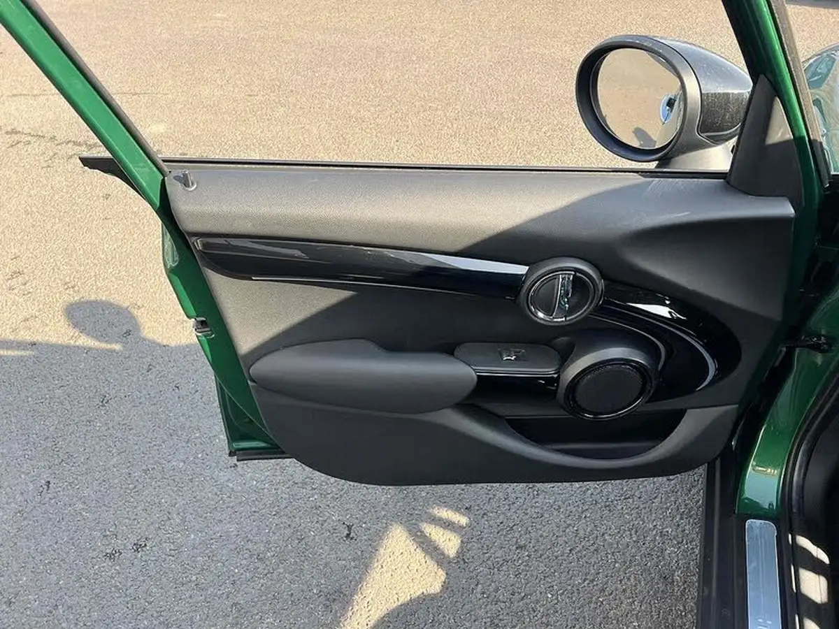 2022-mini-cooper-15-cooper-classic-hatchback-5d-big-17