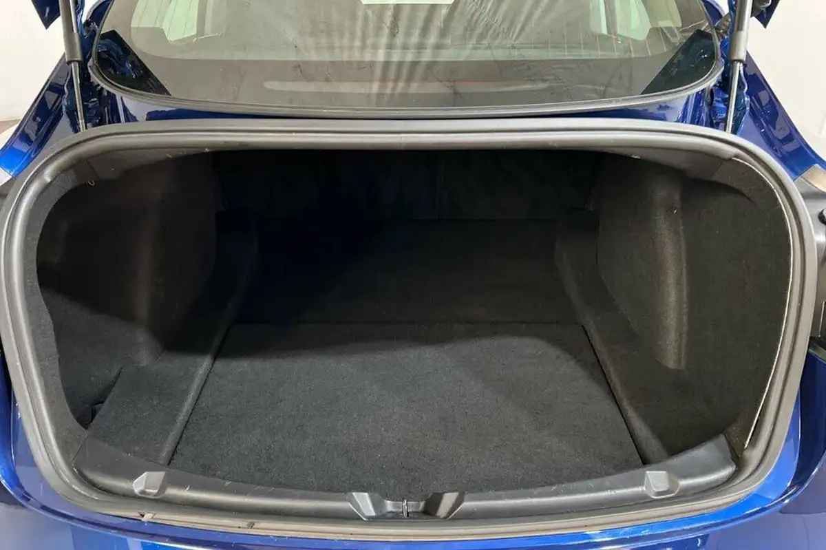 2020-tesla-model-3-e-long-range-big-36