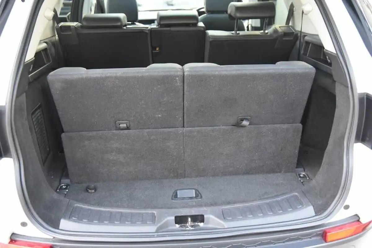 2015-land-rover-discovery-sport-20td4-se-tech-180ps-auto-big-23
