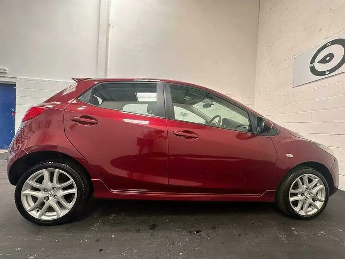 2011-mazda-mazda2-13-takuya-big-18