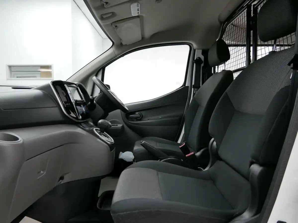 2021-nissan-env200-e-acenta-panel-van-auto-big-26