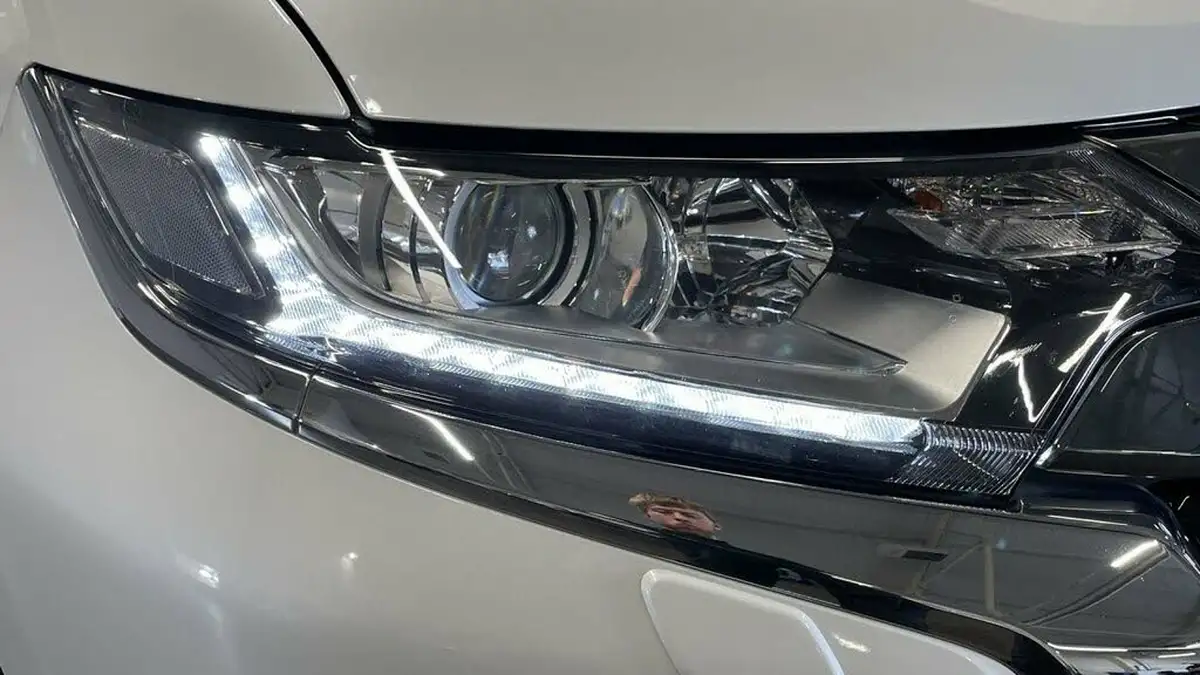 2020-mitsubishi-outlander-24-dynamic-phev-big-28