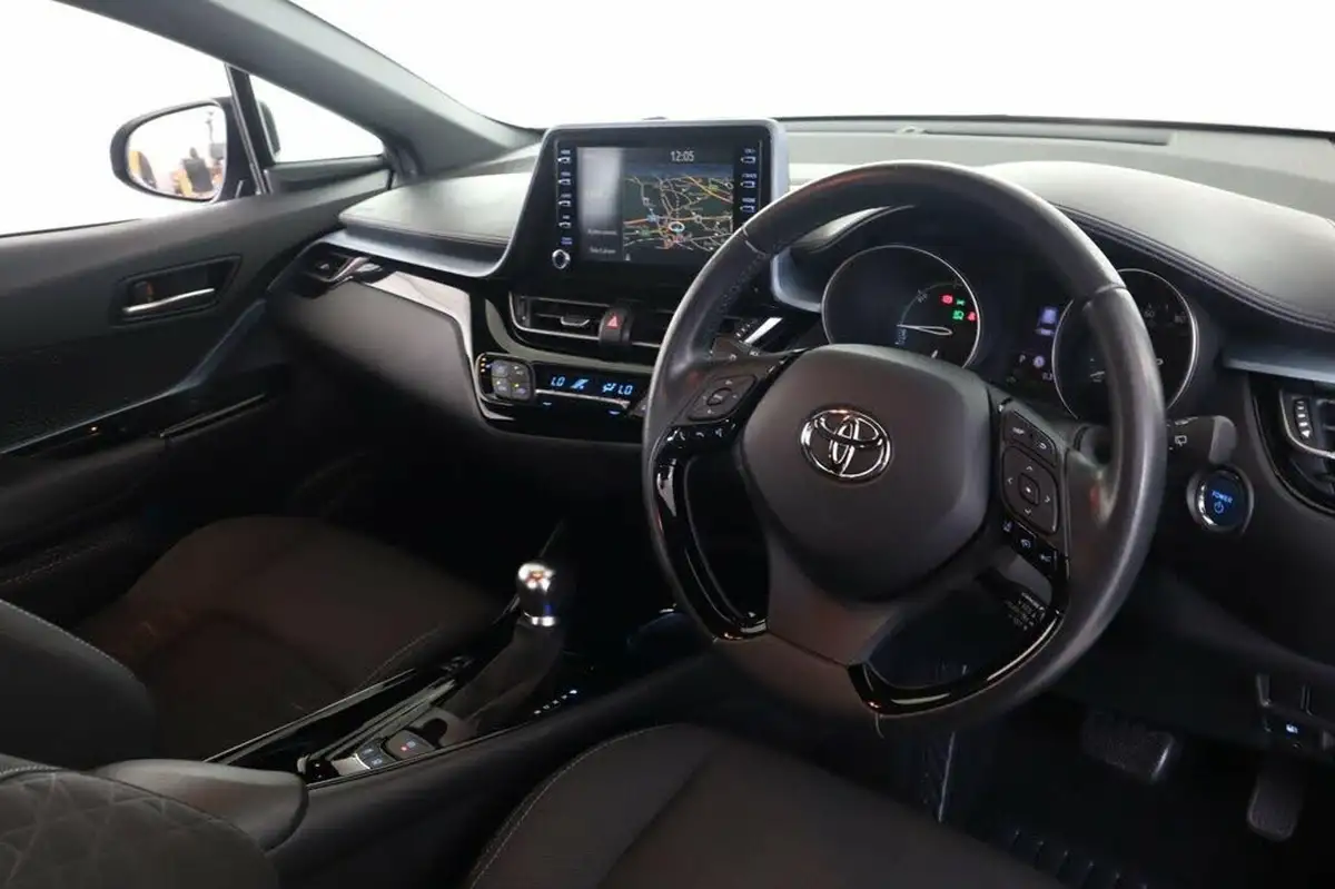 2021-toyota-c-hr-18-vvt-i-design-big-11