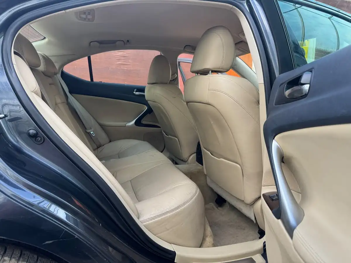 2007-lexus-is-220d-22td-se-l-big-17