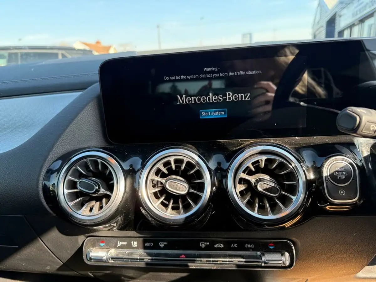 2022-mercedes-benz-b-class-13-b200-amg-line-premium-plus-edition-big-33