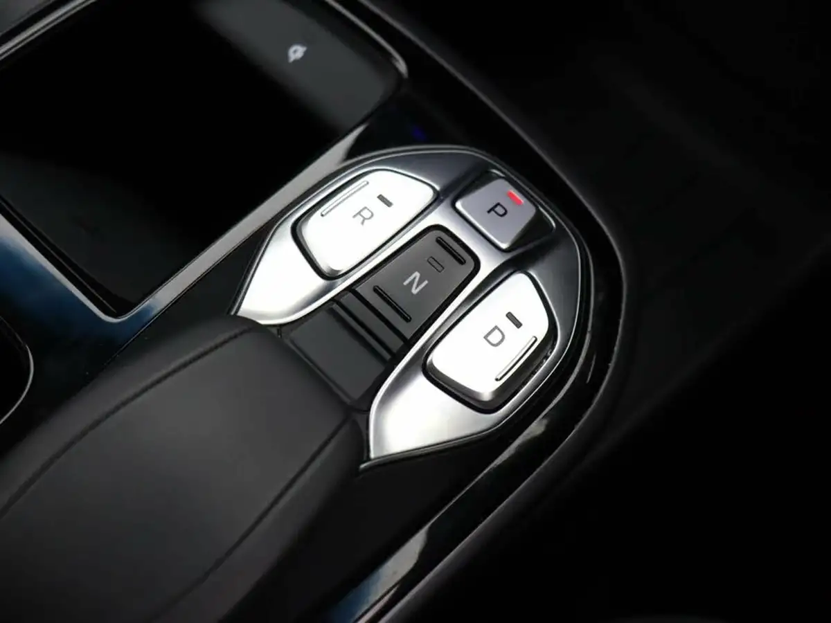2021-hyundai-ioniq-e-premium-se-electric-100kw-big-27