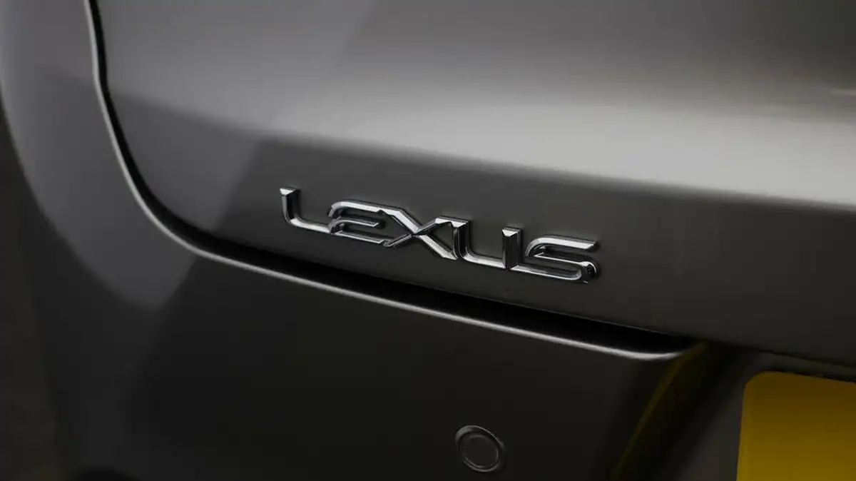 2023-lexus-ux-250h-20-ux-premium-plus-pack-big-19
