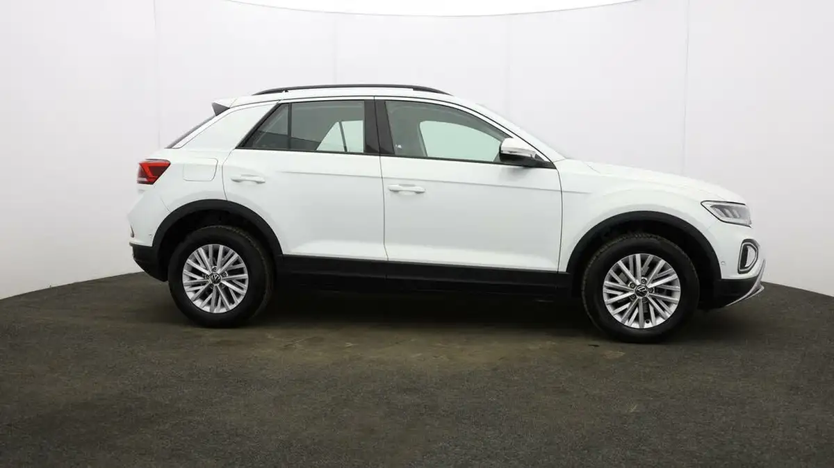 2023-volkswagen-t-roc-10-tsi-life-big-7
