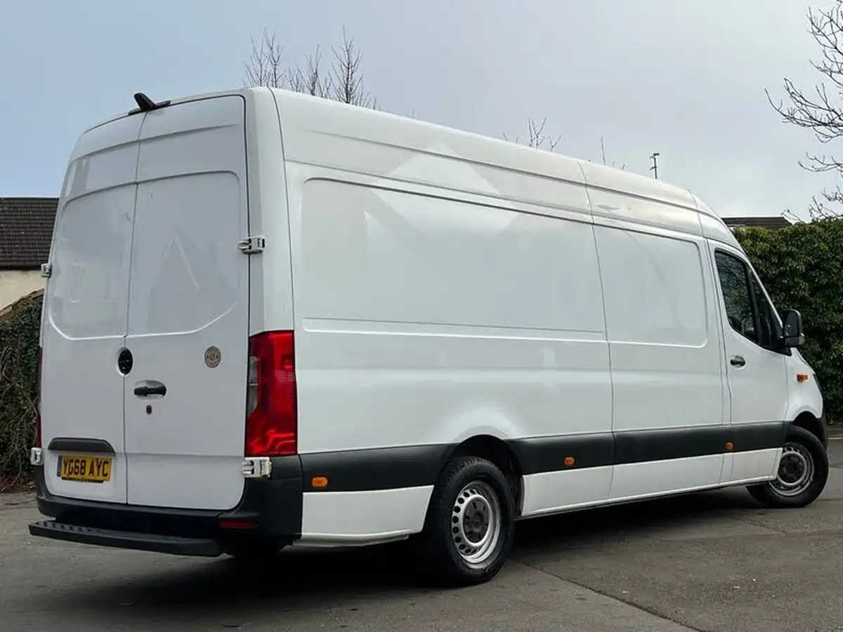 2018-mercedes-benz-sprinter-21cdi-311-l2h1-panel-van-rwd-eco-gear-360-big-28