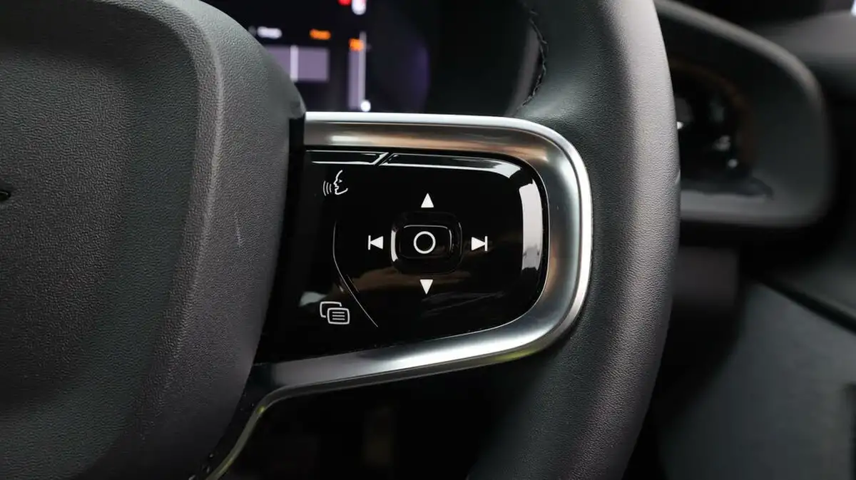 2023-polestar-polestar-2-e-ps2-165kw-standard-single-hatchback-big-23