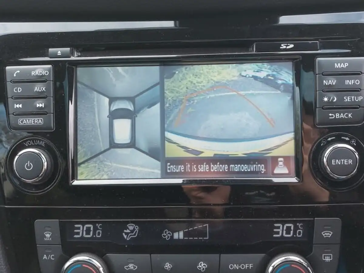 2016-nissan-qashqai-12-dig-t-n-connecta-big-15