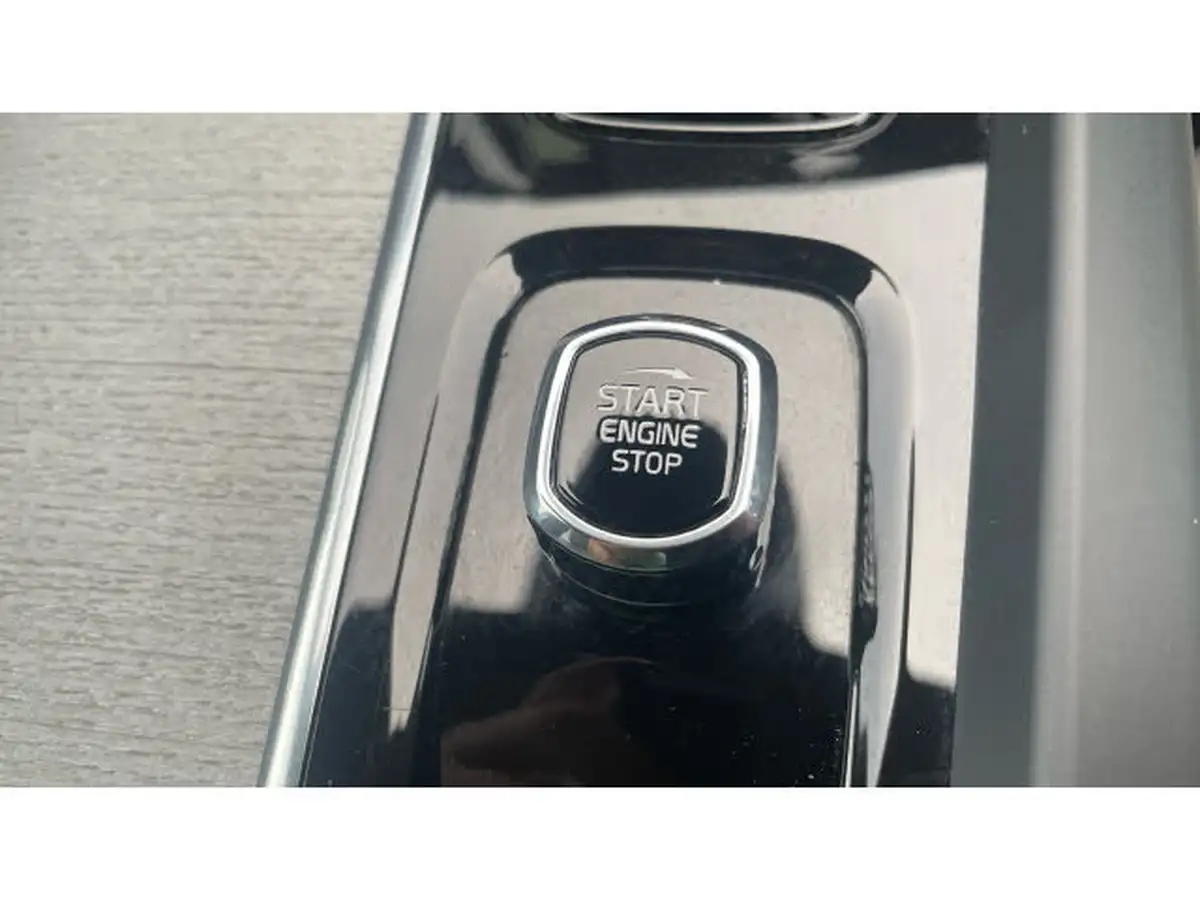 2023-volvo-xc60-20-t8-ultimate-dark-big-21