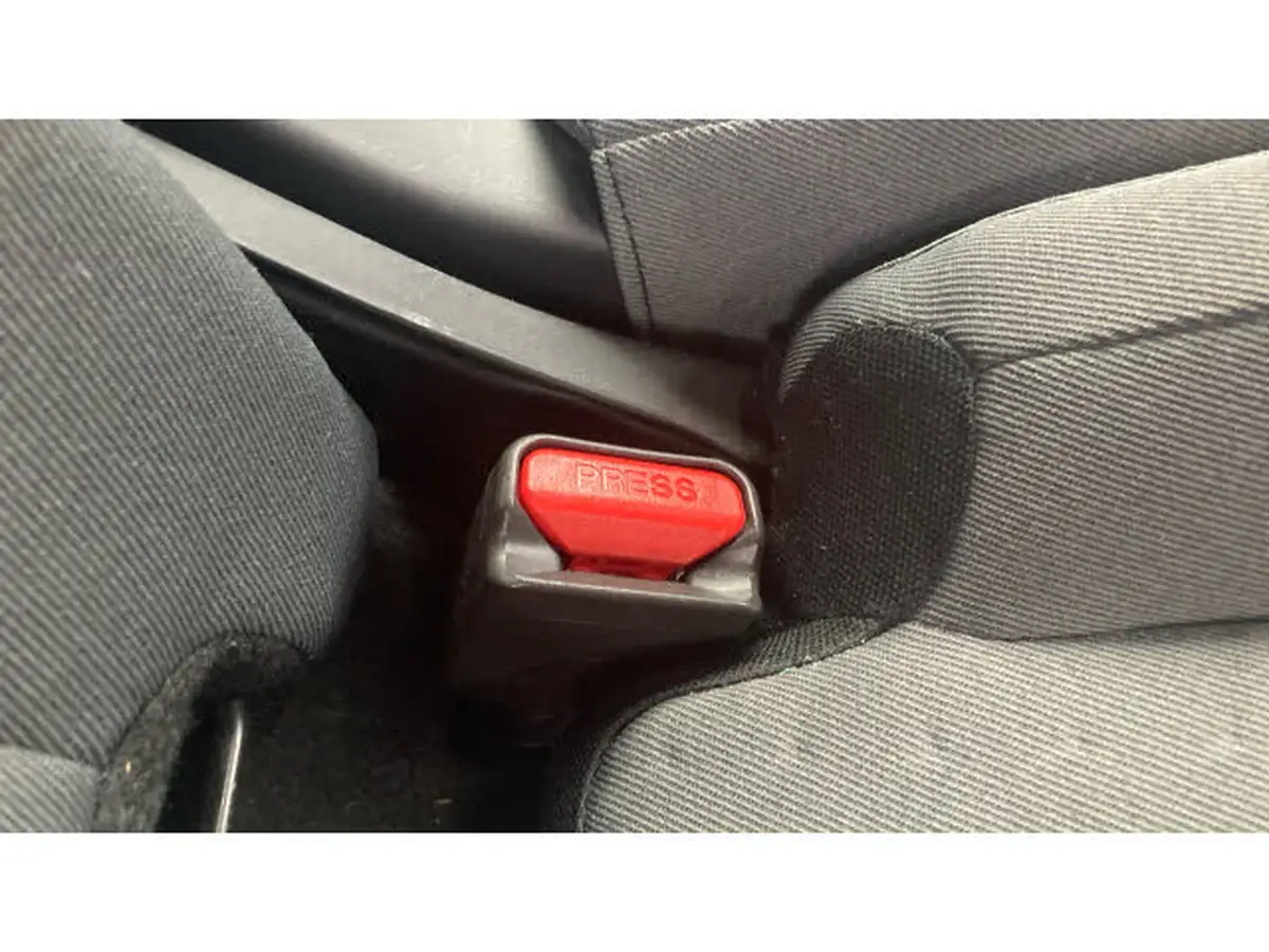 2021-honda-jazz-15-i-mmd-se-107ps-big-32