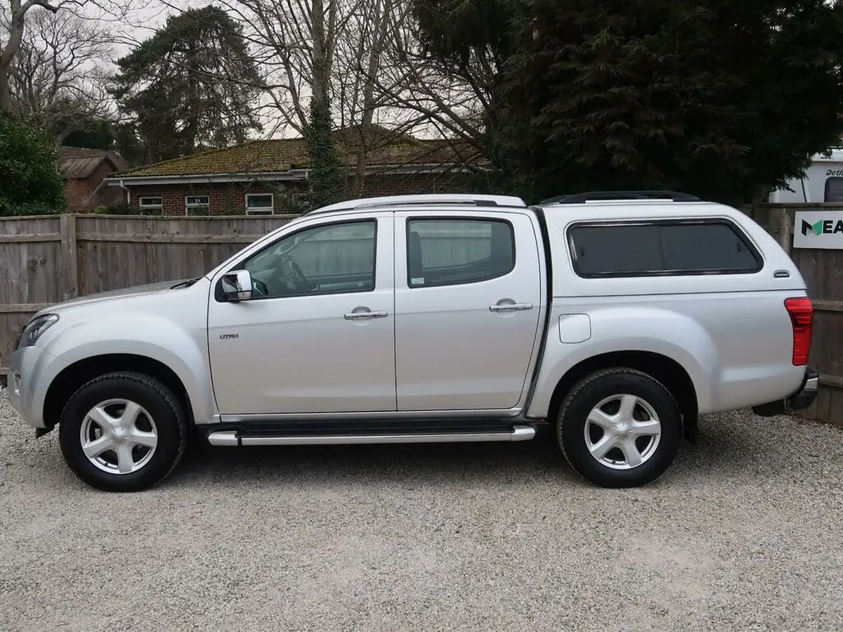 2016-isuzu-d-max-25td-utah-huntsman-auto-big-2