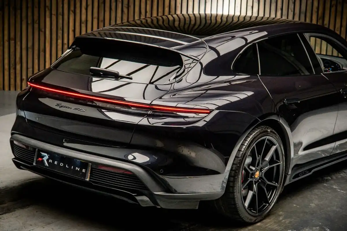 2023-porsche-taycan-e-gts-sport-turismo-big-21