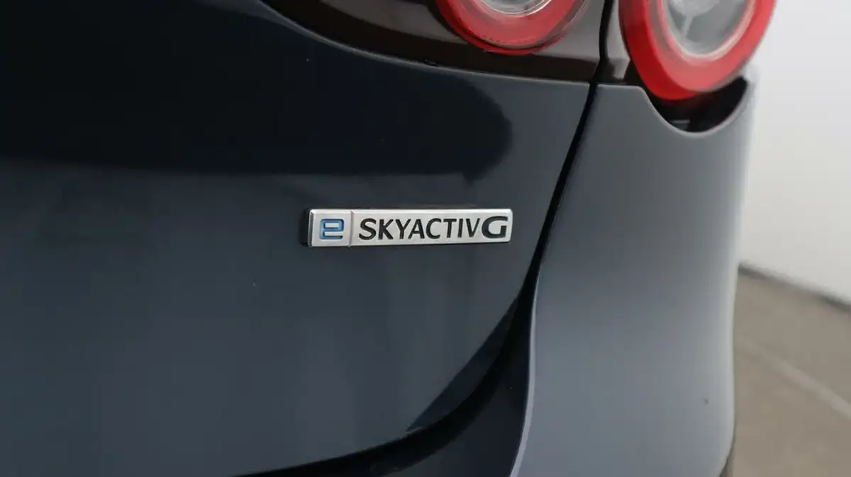 2022-mazda-mazda3-20-se-l-lux-122ps-hatchback-5d-big-23