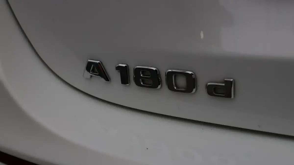 2018-mercedes-benz-a-class-15d-a180d-sport-116ps-premiumss-hatchback-5d-7g-dct-big-19