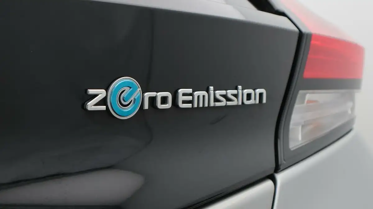 2021-nissan-leaf-e-tekna-big-23