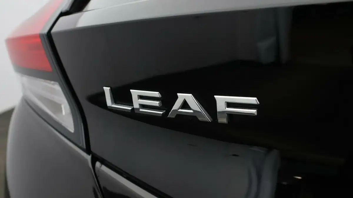 2021-nissan-leaf-e-e-tekna-big-19