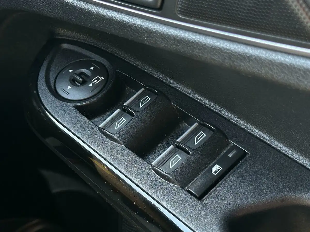 2018-ford-b-max-10t-zetec-navigator-100ps-big-17