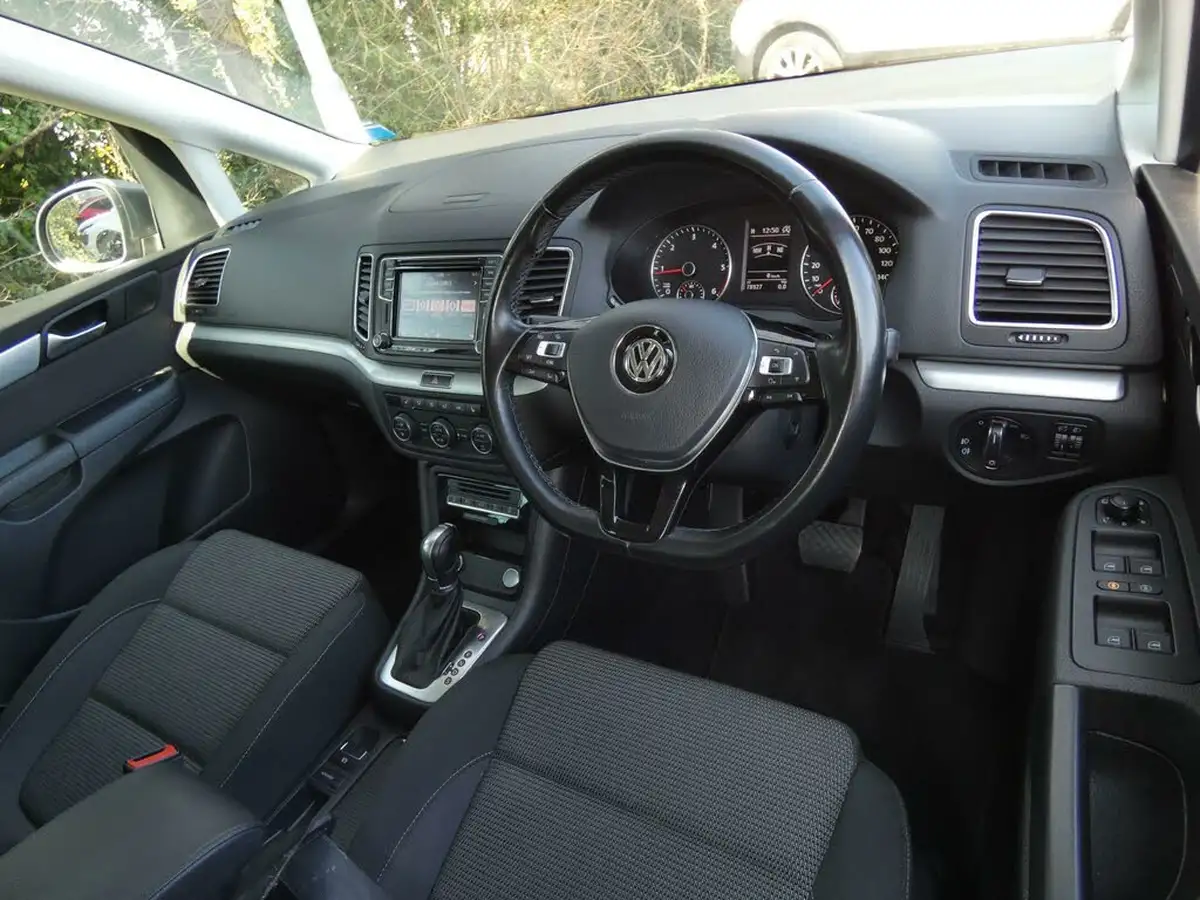 2017-volkswagen-sharan-20tdi-se-nav-150ps-bmtss-dsg-big-1