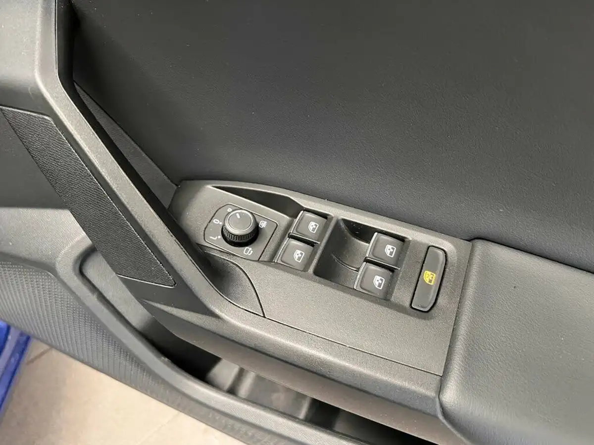 2021-seat-leon-15-tsi-evo-fr-130ps-hatchback-big-22