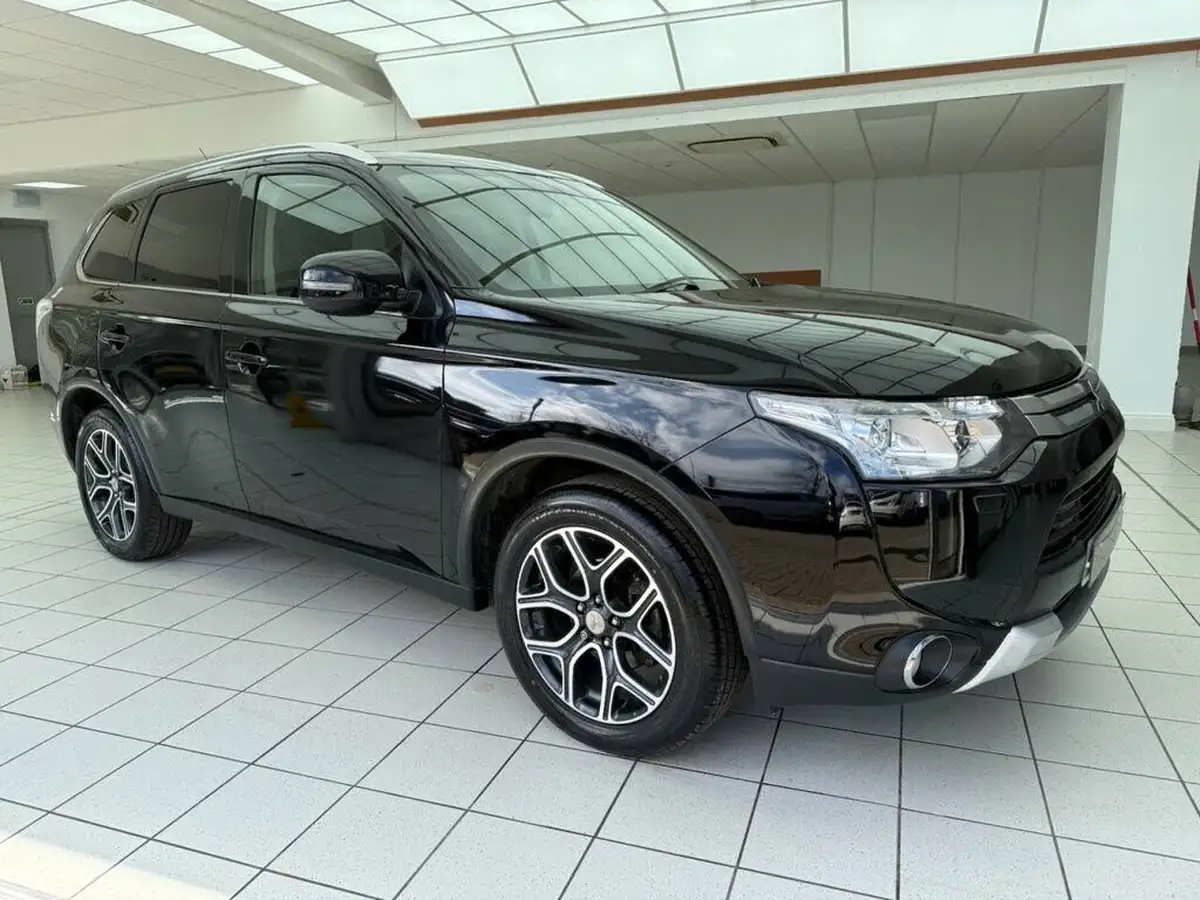 2015-mitsubishi-outlander-22di-d-gx4-big-1
