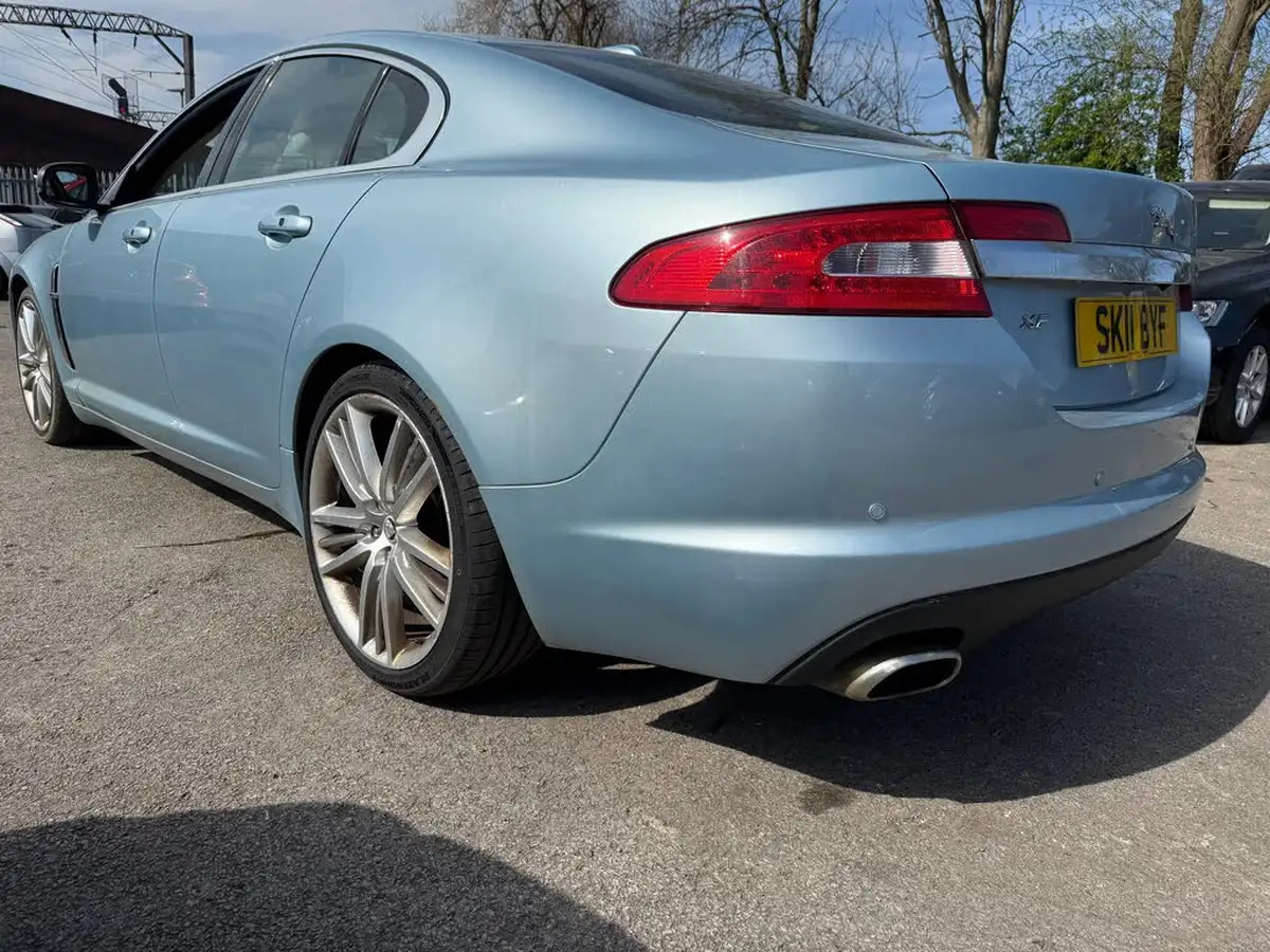 2011-jaguar-xf-30td-portfolio-237bhp-big-24